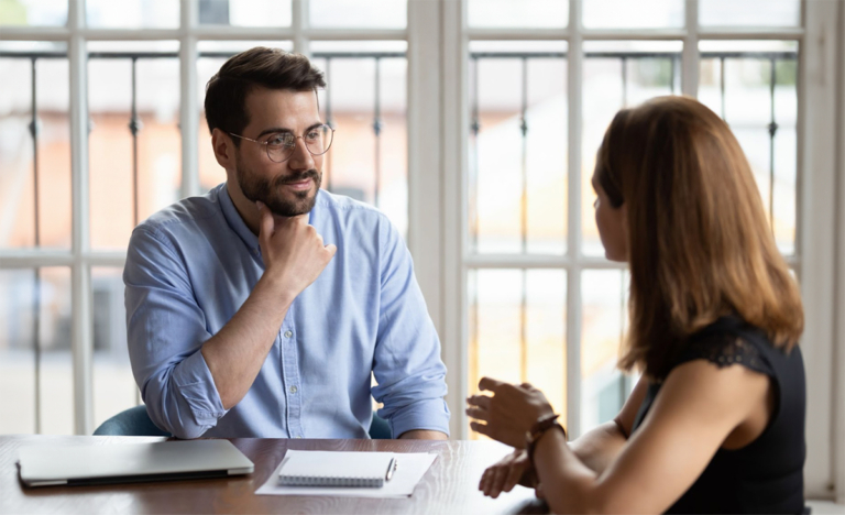 principal talking with teacher